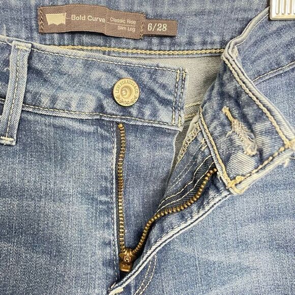 Levi’s Bold Curve Classic Rise Slim Leg Jeans Size 6 - Picture 3 of 6